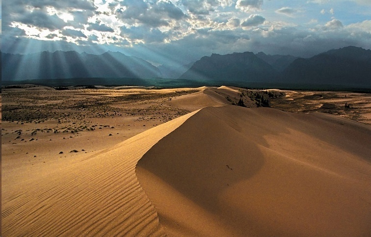Чарские Пески: Самая удивительная пустыня на Земле