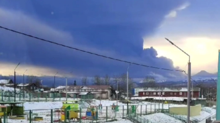 Столб пепла от вулкана Ключевского поднялся на 14 километров