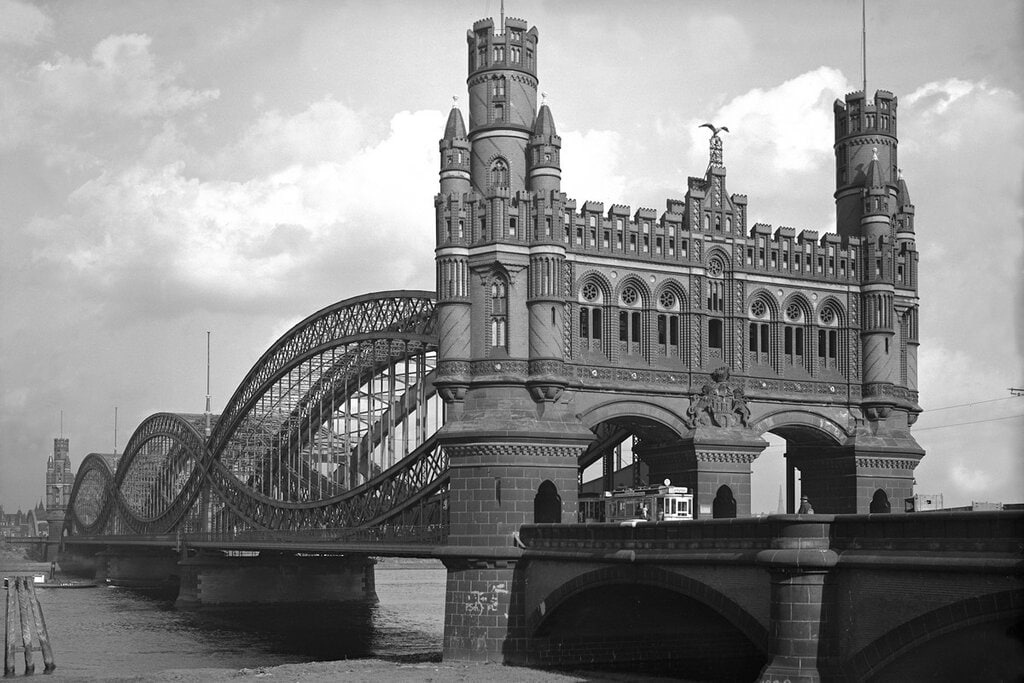 Мост через Северную Эльбу в Гамбурге.