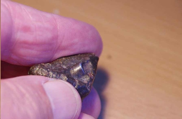 Найден метеорит с фрагментом древнего космического корабля