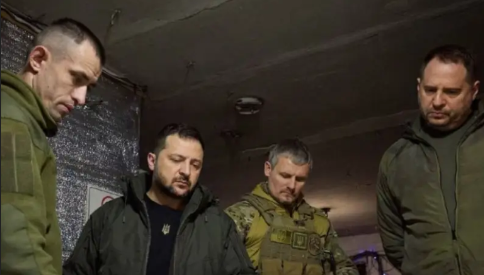 Западное СМИ: США попросят от Зеленского на встрече в Давосе «чёткий план» боевых действий на Украине