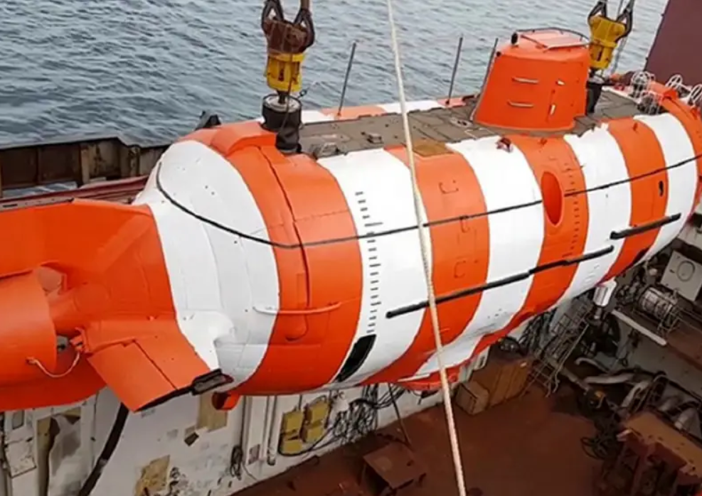 Глубоководный спасательный аппарат АС-30 из состава ТОФ доставлен на главную базу флота после проведённого ремонта