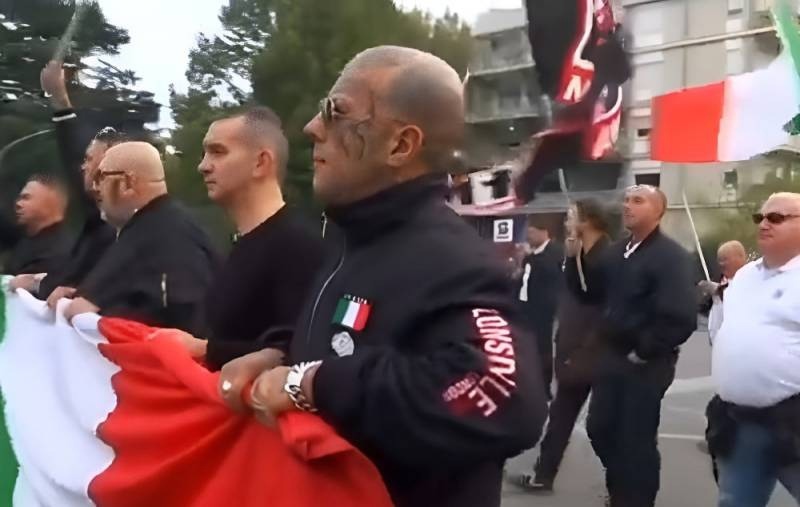 В Италии узаконили фашистский жест времен Муссолини