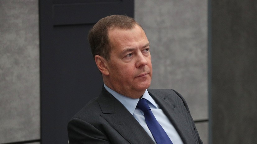 Медведев об указе Зеленского о территориях РФ: украинцы – это русские