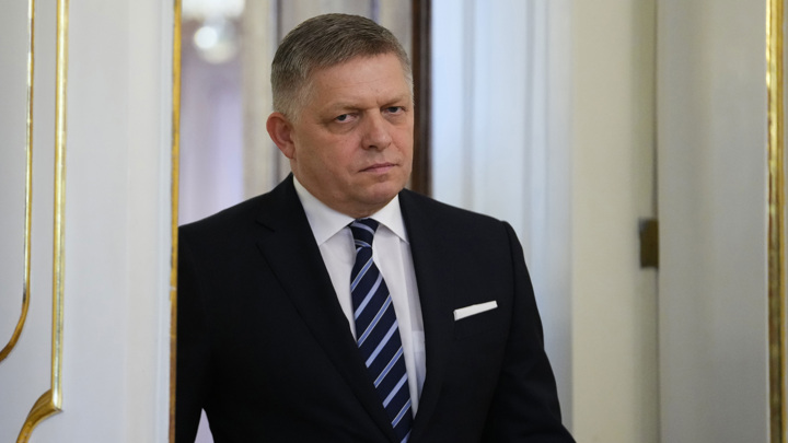 Премьер Словакии хочет нормализовать отношения с Россией