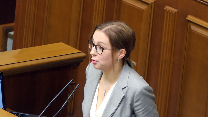Украинский депутат Совсун выступила за полную мобилизацию женщин в ВСУ
