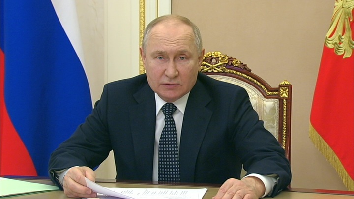Путин подписал закон, уточняющий выплату процентов за задержанную зарплату