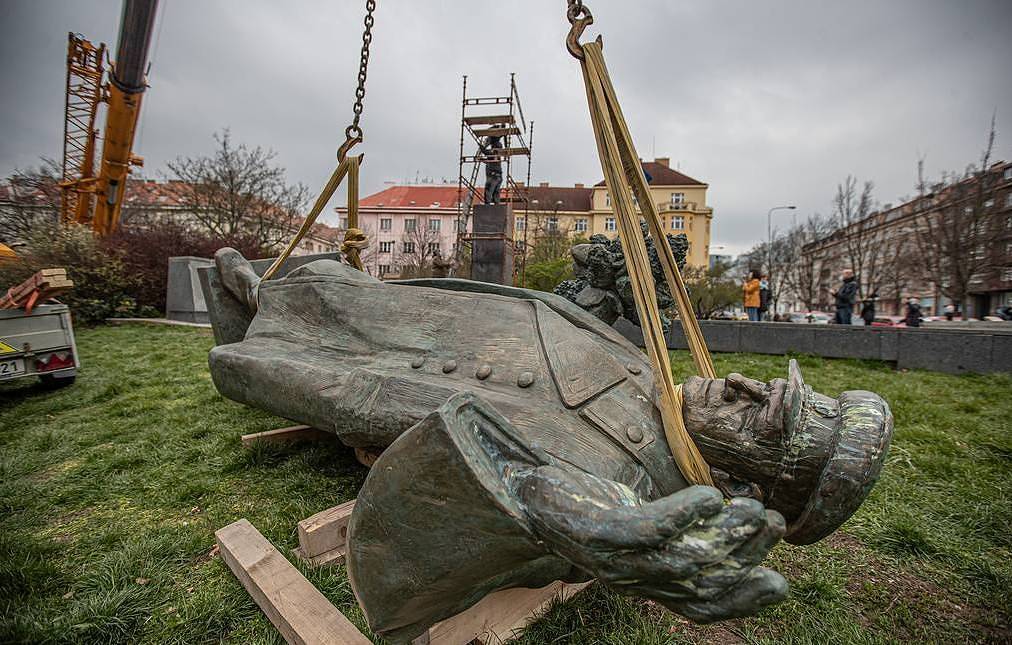 Посольство России выясняет роль американской компании в сносе памятника Коневу в Праге
