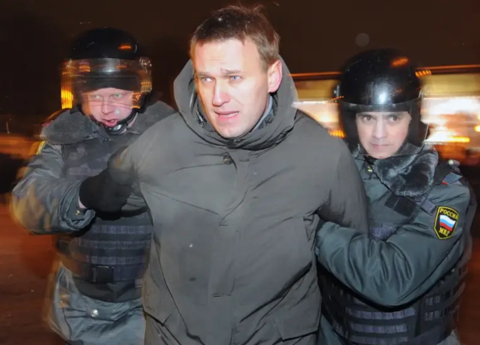 Экстремист Навальный – время жить и время умирать