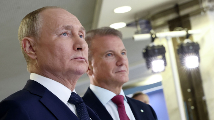 Путин пошутил, что Греф заменяет ему колонку с голосовым ассистентом