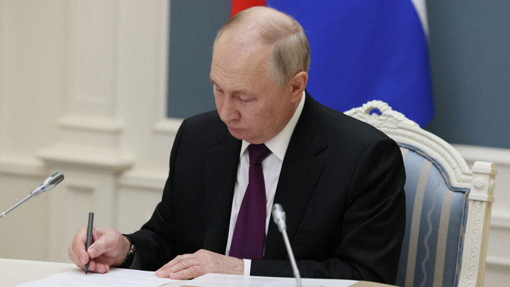 Президент России помиловал более 50 осужденных женщин
