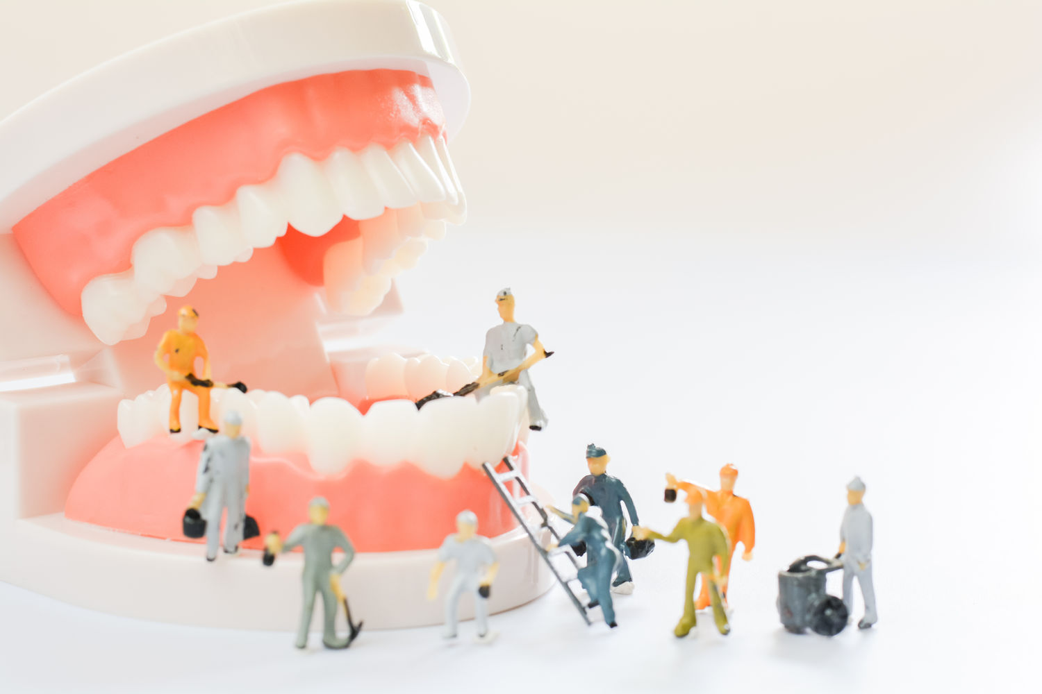 Революционные технологии имплантации зубов: Возвращение к сияющей улыбке