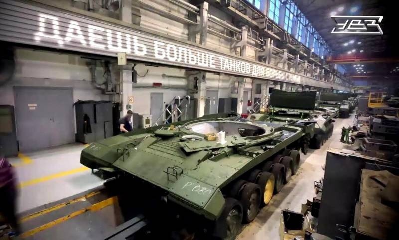CNN: Россия производит или восстанавливает с хранения до 125 танков в месяц