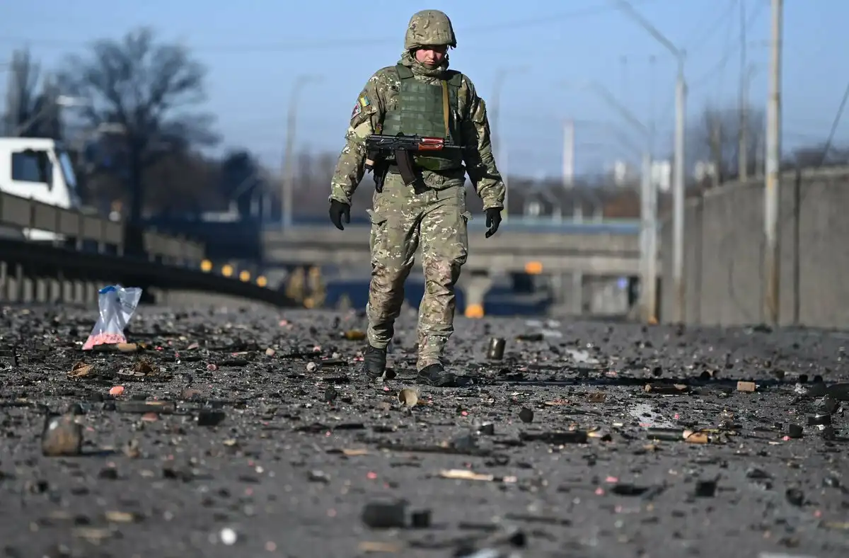 Война до последнего украинца для очистки территории от "второсортных" людей успешно продвигается.