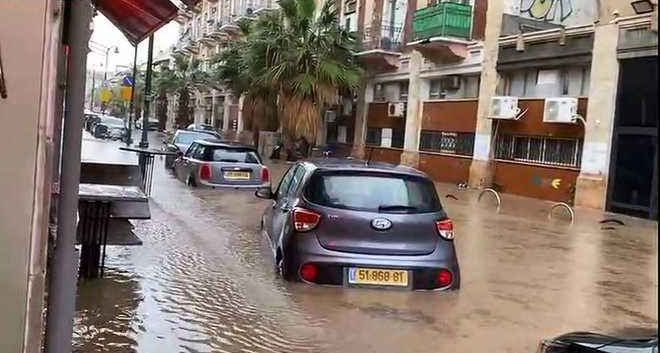 Центральные части Израиля пострадали от наводнения: 2 человека погибли