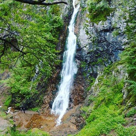 Большой Амгинский водопад.