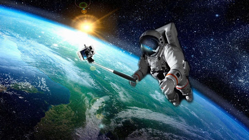 Россия будет выводить космических туристов в открытый космос