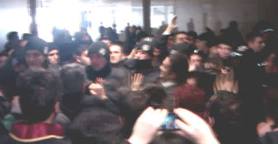 Протестующие захватили администрацию президента Абхазии