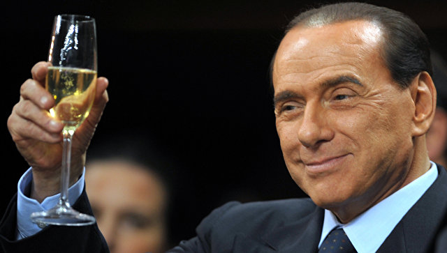 Берлускони подарил Путину пододеяльник