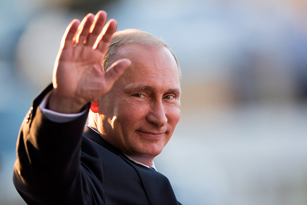 Путин, пользуясь случаем, выгоняет около 3000 пиндосских агентов влияния и членов их семей