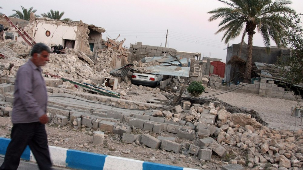После землетрясения на границе Ирана с Ираком земля поднялась почти на метр