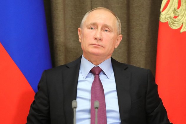 Путин приказал бизнесу подготовиться к переходу на военные рельсы