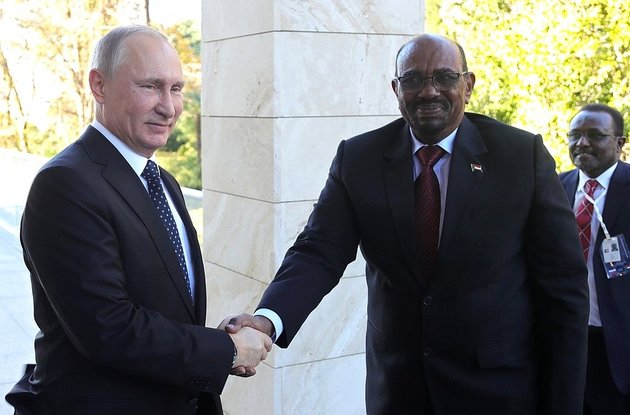 Президент Судана попросил у Путина защиты от «агрессии США»