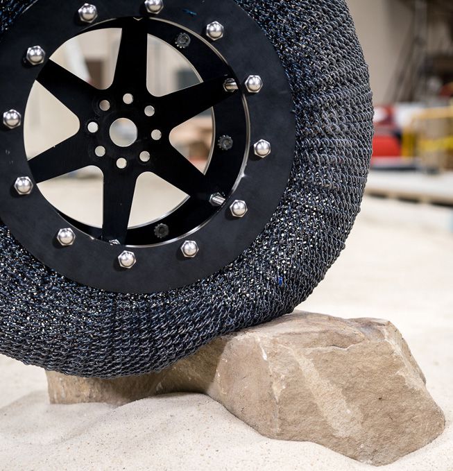 NASA создало шины из кольчуги