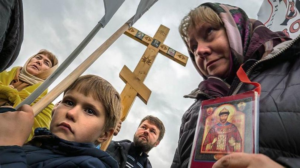 Кого и зачем канонизируют в России