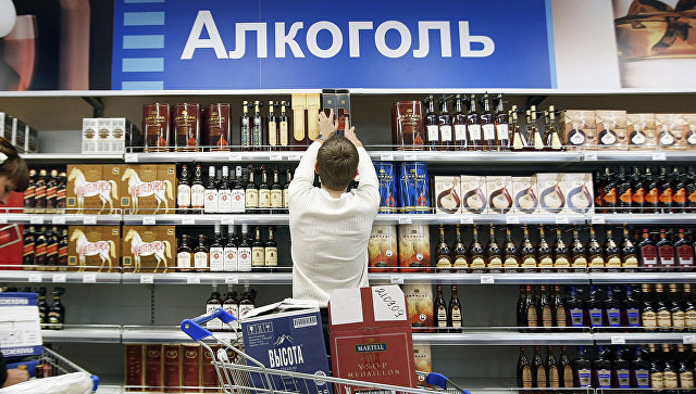 Путин ужесточил наказание за незаконную продажу алкоголя