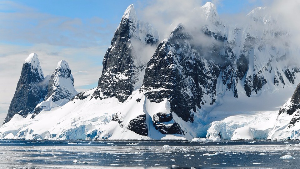 В Антарктиде зафиксирована необычайно сильная гравитация