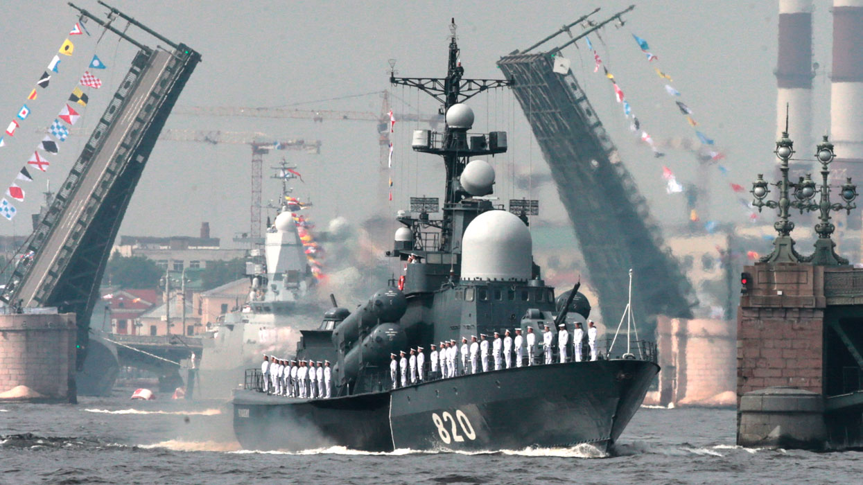Уже никто не хихикает при словах "русский флот". А в НАТО откровенно паникуют