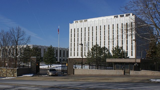 Площадь перед посольством России в США переименовали в площадь Немцова