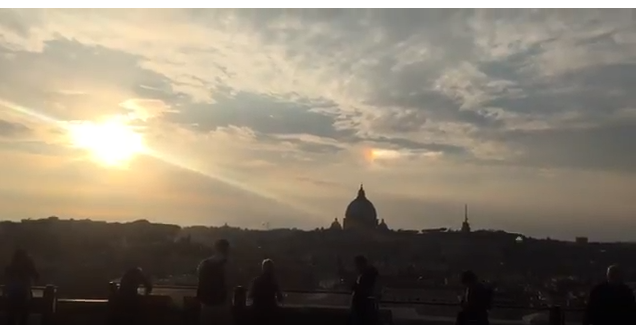 Два солнца над Ватиканом..