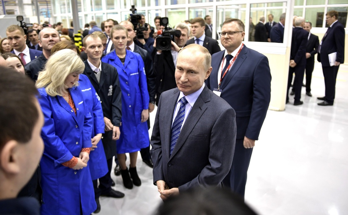 Кандидат от народа: Путин обрадовал уфимского рабочего открытыми объятиями