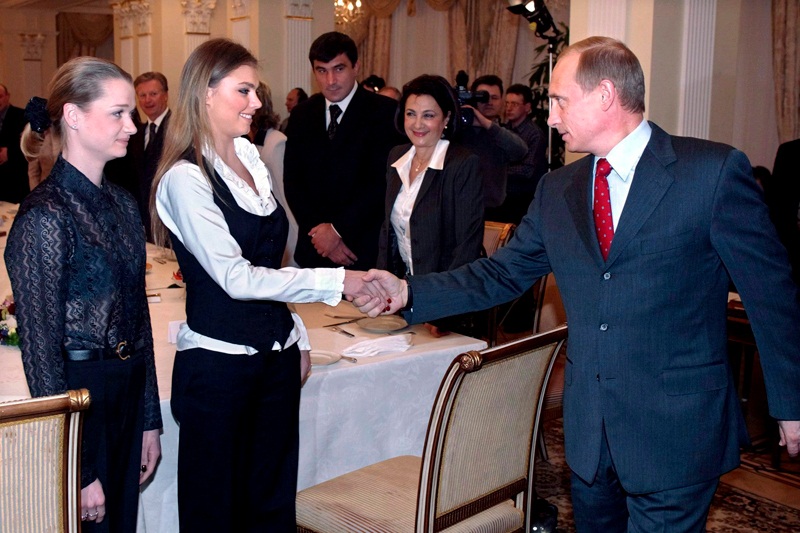 Кто такая Алина Кабаева, предполагаемая возлюбленная Владимира Путина?