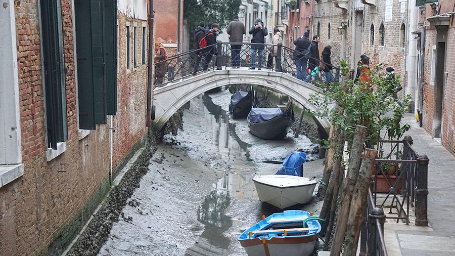 Гондольеры в Венеции остались без работы