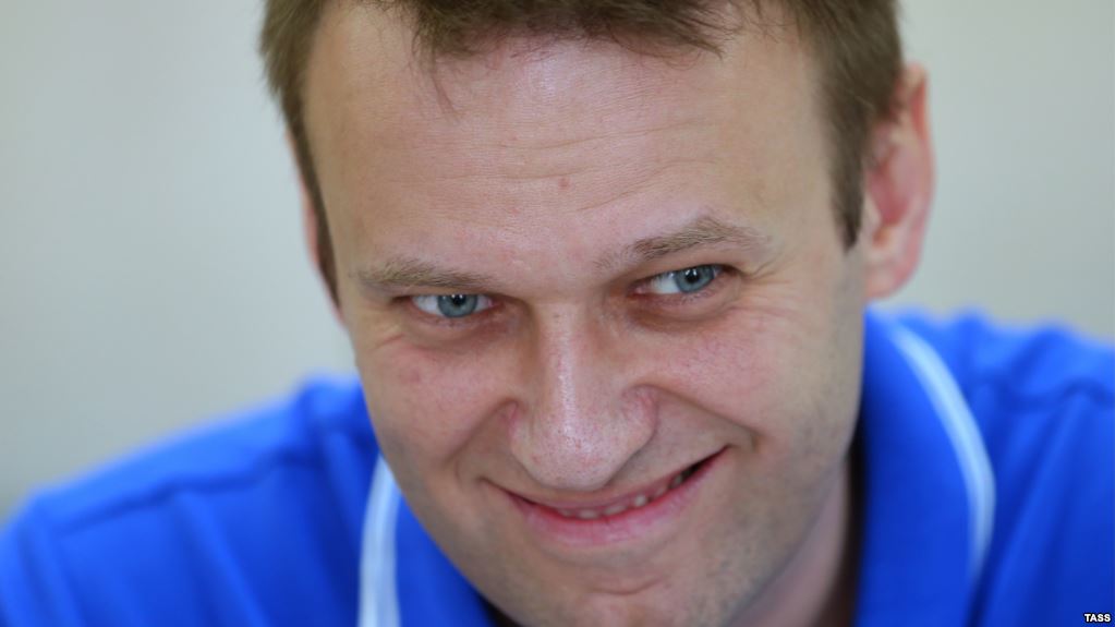 Огурец между булок, ролевые игры или синькачмо: как проводит досуг Алексей Навальный