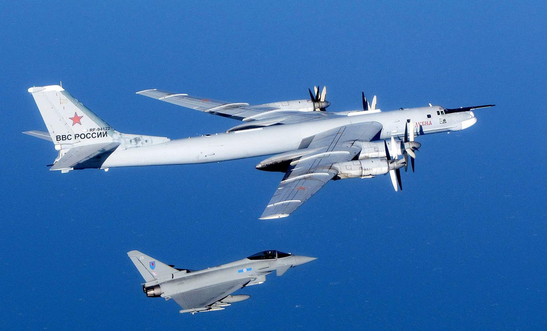 Как наши ракетоносцы Ту-95 шугают натовских лётчиков