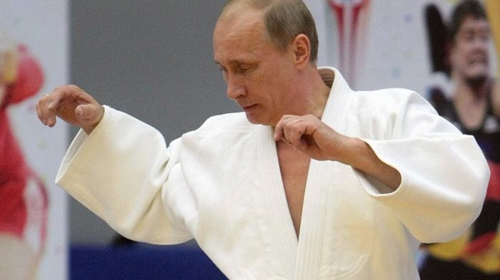 Грядущий левый поворот Путина. Или это только финт?