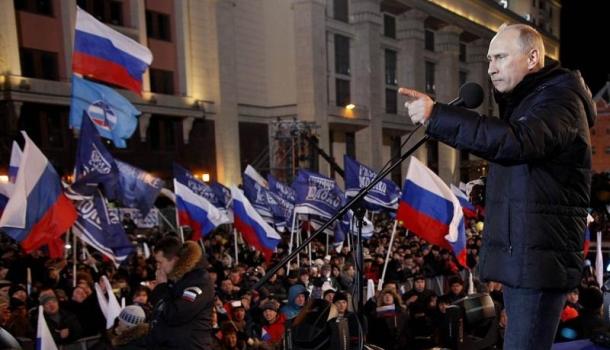 «Вы показали, что такое настоящая демократия!»: Путин выступил в Севастополе
