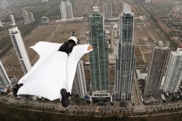 ЛУЧШИЕ WINGSUIT FLY-BY ПОЛЕТЫ | ТОП 5 опасных прыжков с парашютом в костюме крыле от первого лица