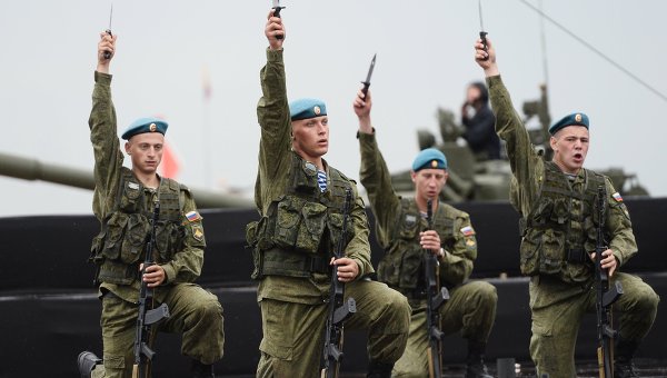 Латвийский полковник: Россия имеет право проводить любые учения на своей территории