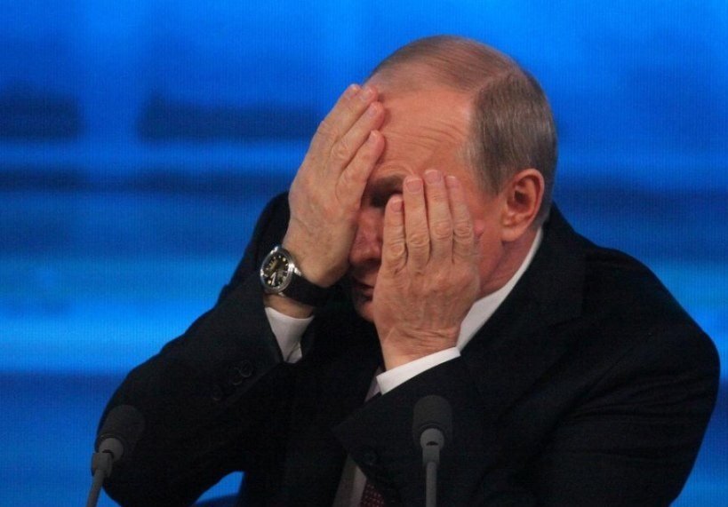 «Скучали по мне?»: световая проекция с улыбающимся Путиным появилась на здании МИД Великобритании