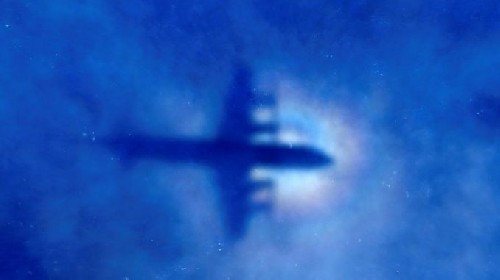 Рейс MH370 найден с жуткой записью черного ящика: «SOS, они не люди»?