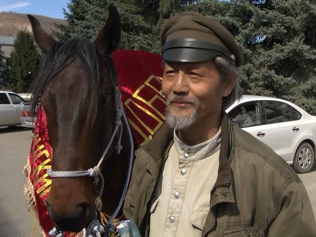 Китайский путешественник проедет верхом от Карачаево-Черкессии до Мурманска в честь ЧМ-2018