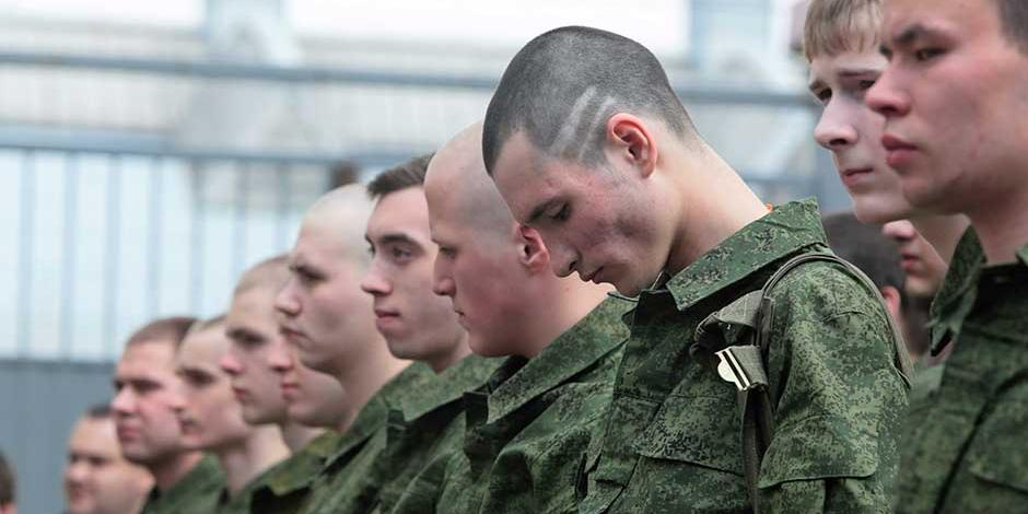Три тысячи не служивших по состоянию здоровья россиян призовут в армию