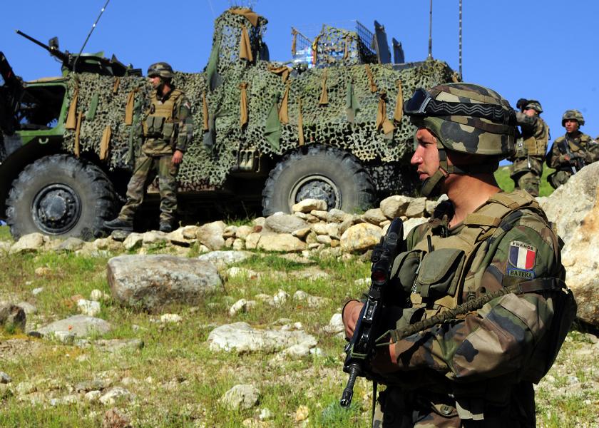 Франция отправляет армию в Сирию для защиты курдов от Турции