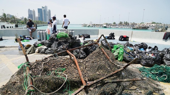 В ОАЭ дайверы извлекли из морских глубин 1,5 тонны мусора