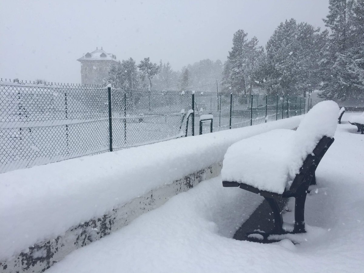 Во французских Пиренеях выпало более 40 см снега